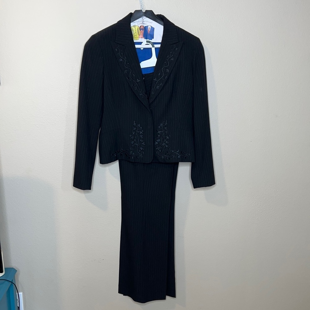 Women's Black Embroidered Two-Piece Suit Jacket & Pants